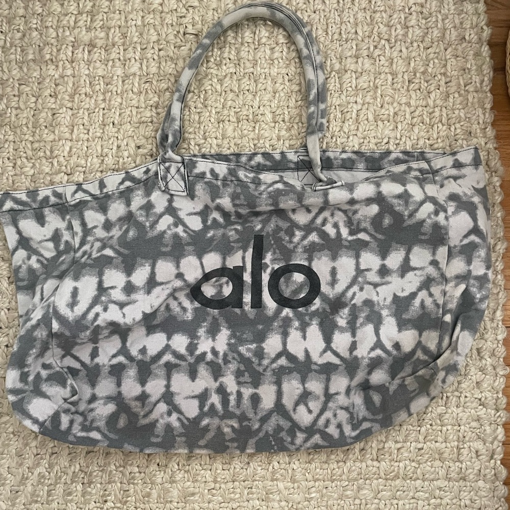 ALO Yoga gray tote bag